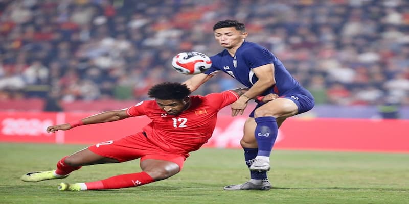 Nguyễn Xuân Son toả sáng mở tỉ số